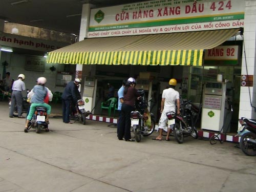 Thủ tướng chưa cho tăng giá bán lẻ xăng dầu