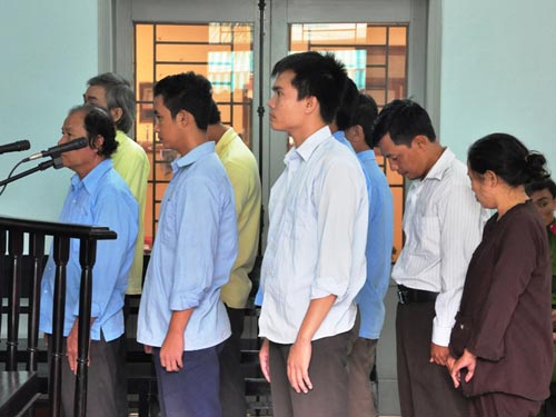Án tù cho "băng" làm văn bằng, chứng chỉ giả