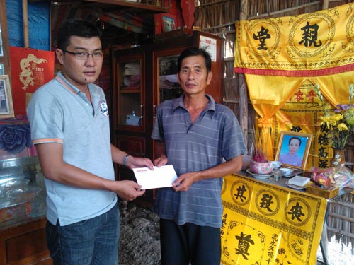Bạn đọc Báo Người Lao Động hỗ trợ gia đình sản phụ tử vong