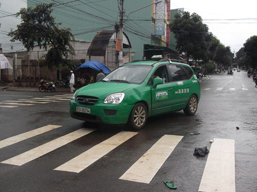 Tai nạn giao thông, 2 nữ sinh nguy kịch