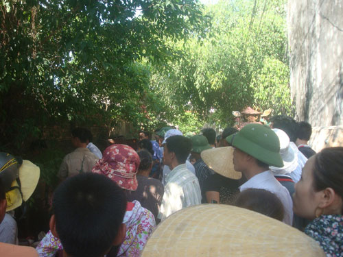 Một phụ nữ mang thai bị chém chết