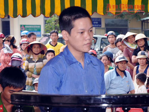 Ngồi tù vì nghe gà gáy sớm