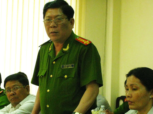Đừng đẩy khó cho dân