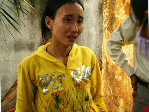 Cháy bãi cỏ, 11 phòng trọ bị thiêu rụi