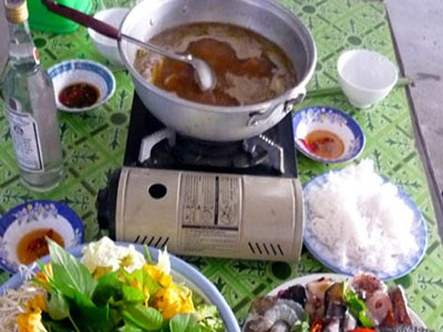 Mặn mà lẩu mắm