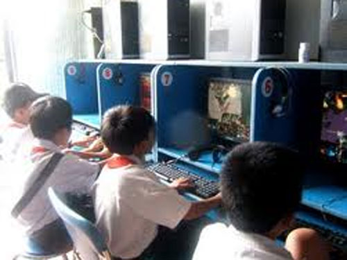 Bị mẹ đốt vì bỏ học chơi game