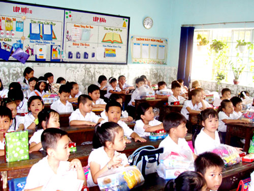 Nguy cơ học ca 4 vì “heo vàng” đến trường