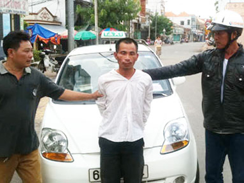 Làm hiệp sĩ để trả nợ đời