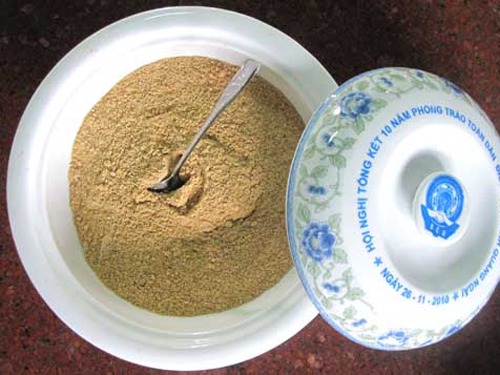 Món lớ và những câu chuyện tếu