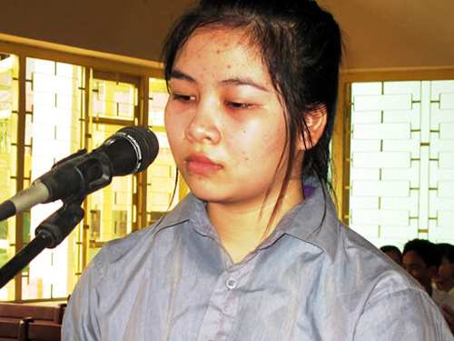Đâm bạn chết, nữ sinh trường Đồi Ngô lĩnh 4 năm tù