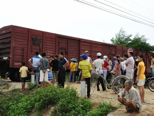 Bị tàu hỏa tông, ông lão 83 tuổi nguy kịch