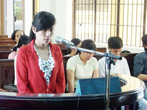 Lãnh 12 năm tù vì dùng tiền phạm pháp của người tình cho