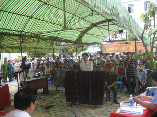 Tử hình kẻ giết bạn tình đồng tính