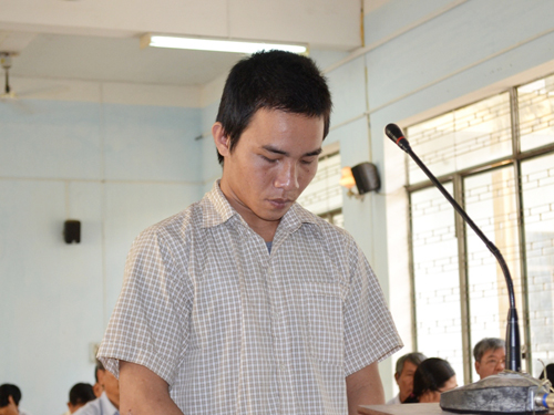 Can 2 em đánh nhau, anh bị đâm chết