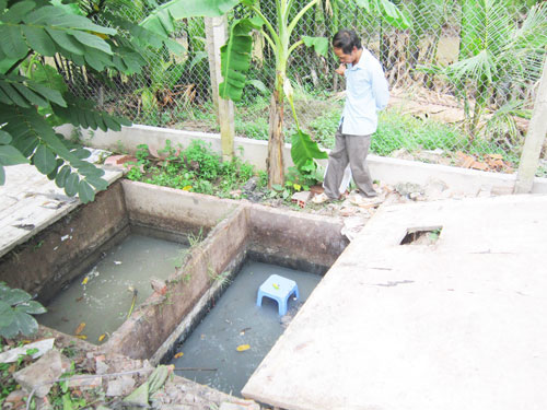 Vệ sinh hố chứa nước thải, 2 công nhân tử vong