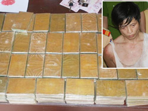 Bắt 7 người mua bán hơn 500 bánh heroin