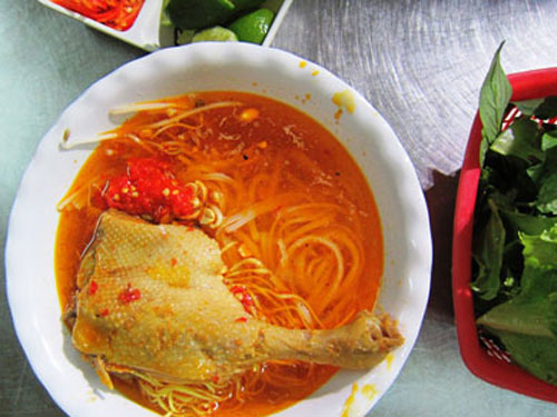 Phan Thiết có mì quảng vịt