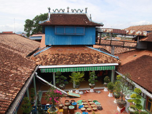 Nhà Lớn Long Sơn