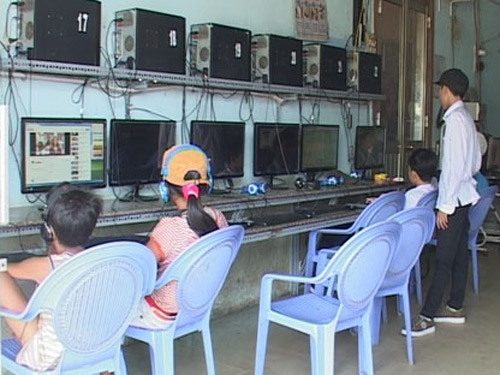 Trấn lột hơn 10 triệu đồng của bạn học