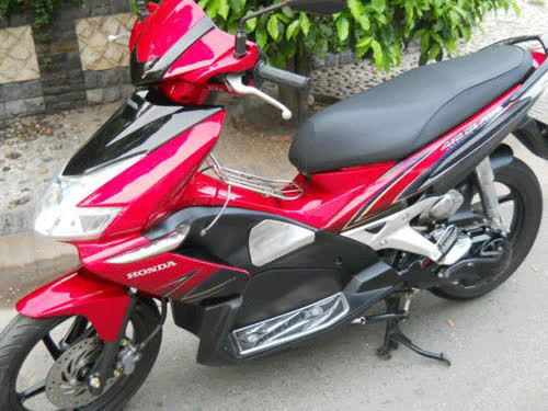 Bắt 4 đối tượng trộm xe của người tử nạn
