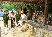 Đình chỉ 3 công ty xả thải độc hại ra thẳng sông