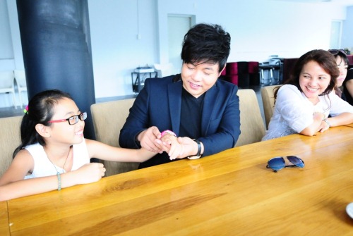 Phương Mỹ Chi thành “người một nhà” với Quang Lê