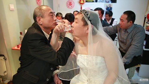 Hôn nhân đồng tính: Xã hội vẫn... e dè