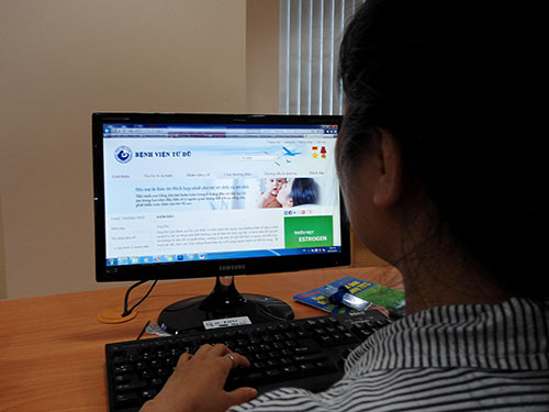 Khổ vì bác sĩ… internet!