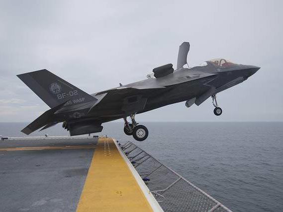 Mỹ khôi phục dự án máy bay tiêm kích tàng hình F-35B