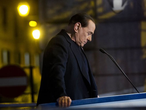 Ông Berlusconi bị Thượng viện trục xuất