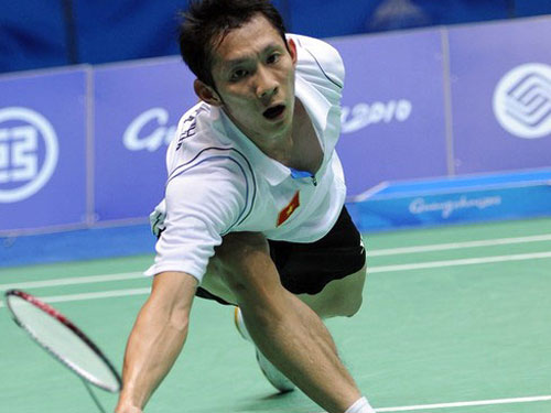 Tiến Minh thắng ngược VĐV Trung Quốc