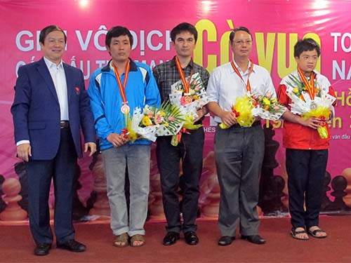 Anh Khôi lại lập kỳ tích