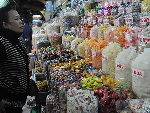 Kẹo mứt Trung Quốc tràn ngập các chợ