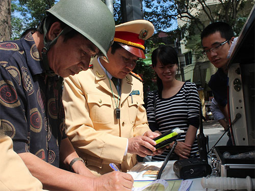 Hạ thi đua công chức vi phạm giao thông