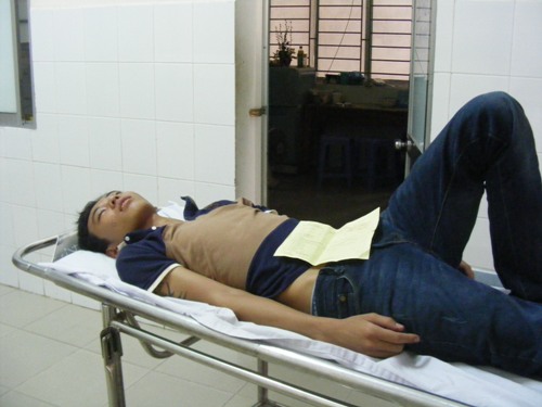 Bị truy sát, 1 thanh niên gục giữa đường