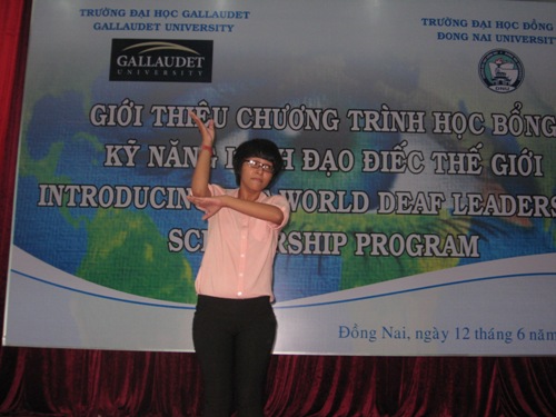 ĐỒNG NAI: Cô gái khiếm thính nhận học bổng thạc sĩ của Mỹ