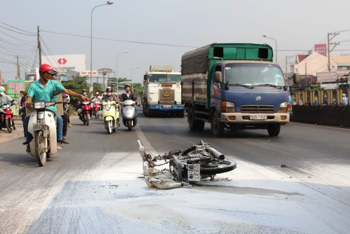 Bị tai nạn, thanh niên bốc cháy như đuốc