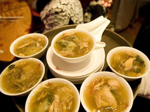 Trung Quốc cấm chiêu đãi món ăn đắt tiền