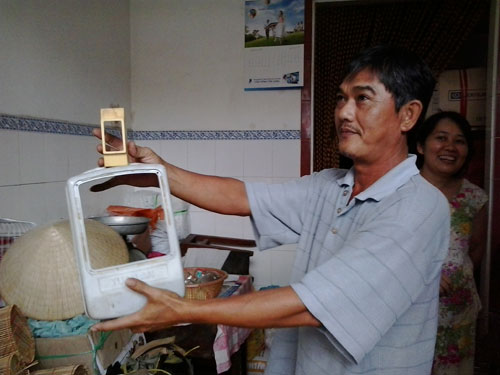 Sét đánh vỡ tung đồ vật