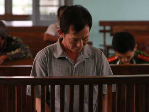 Giết vợ rồi xâm hại thi thể