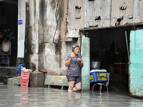 Mưa sáng, Sài Gòn ngập tới xế trưa
