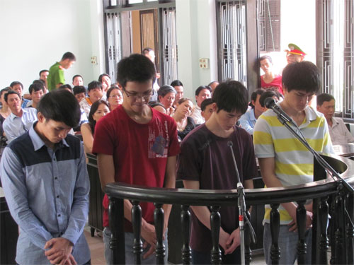 Nhóm quay phim, tống tiền CSGT lãnh 16 năm tù