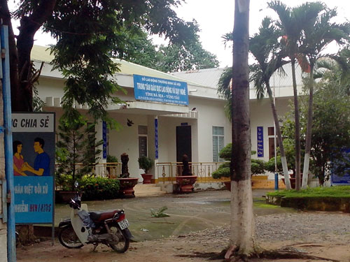 Tám con nghiện tìm chưa ra, 9 người khác lại trốn trại