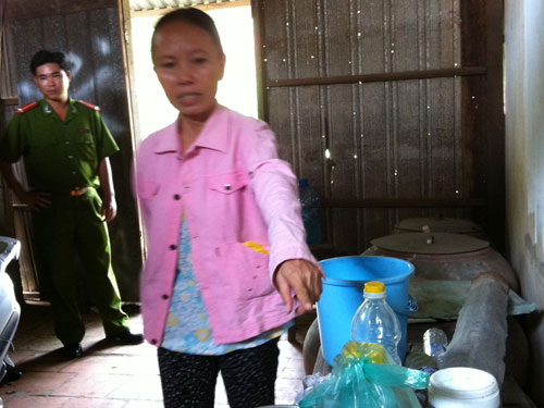Bắt người dì bỏ thuốc vào nước uống đầu độc cháu