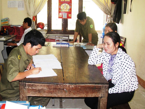 Ngoại tình còn đánh vợ vỡ xương bánh chè