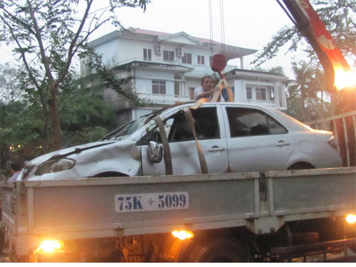 Huế: Xe rơi sông An Cựu, 1 Việt kiều Mỹ tử nạn