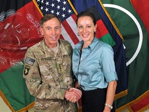Người tình cựu giám đốc CIA hối hận vì trót vụng trộm
