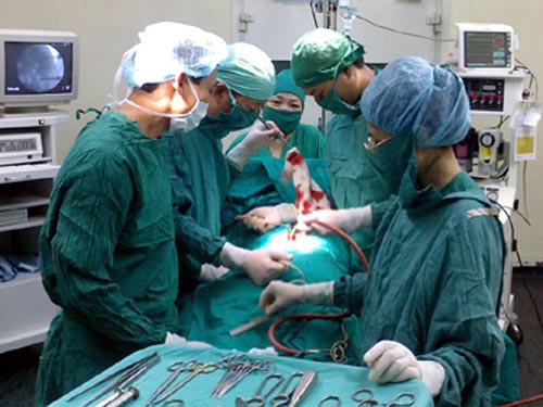 Điều trị vết thương kết hợp chỉnh hình thẩm mỹ