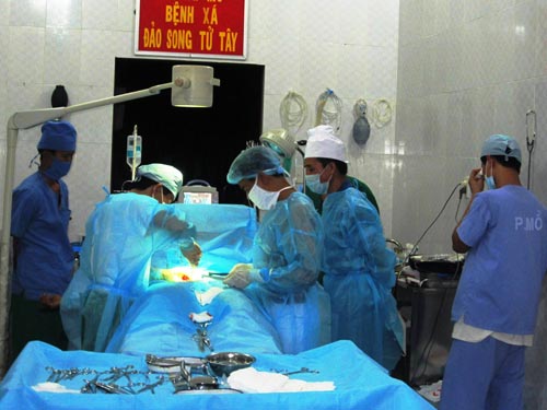 Cứu sống bệnh nhân viêm ruột thừa cấp ở Trường Sa