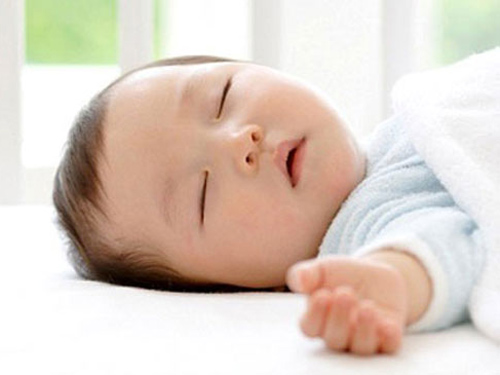 Trẻ rước bệnh vì chất kích thích ăn, ngủ ngon